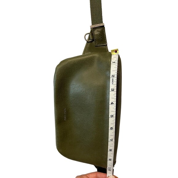 Matt And Nat Green Vie Vegan Fanny Pack Belt Bag Unisex EUC - Picture 13 of 16